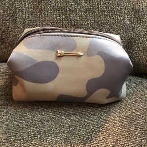 Cosmetic bag
